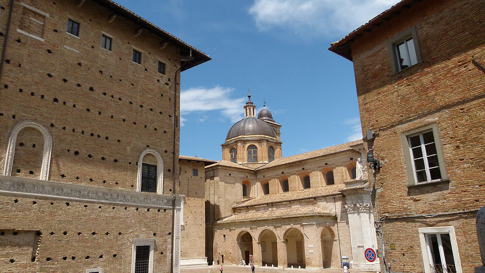 P1020416-Urbino.jpg