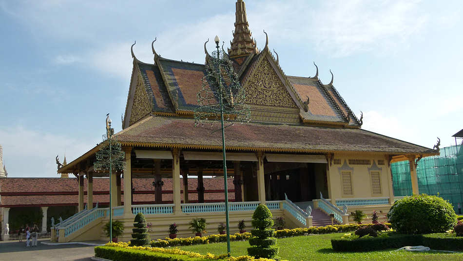 P1010701_Phnom_Penh_Koenigspalast.jpg