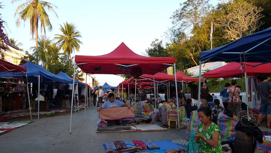 P1000666._Luang_Prabang_Markt.jpg