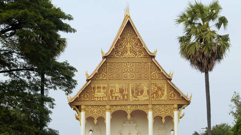 P1000798_That_Luang_Vientiane.jpg