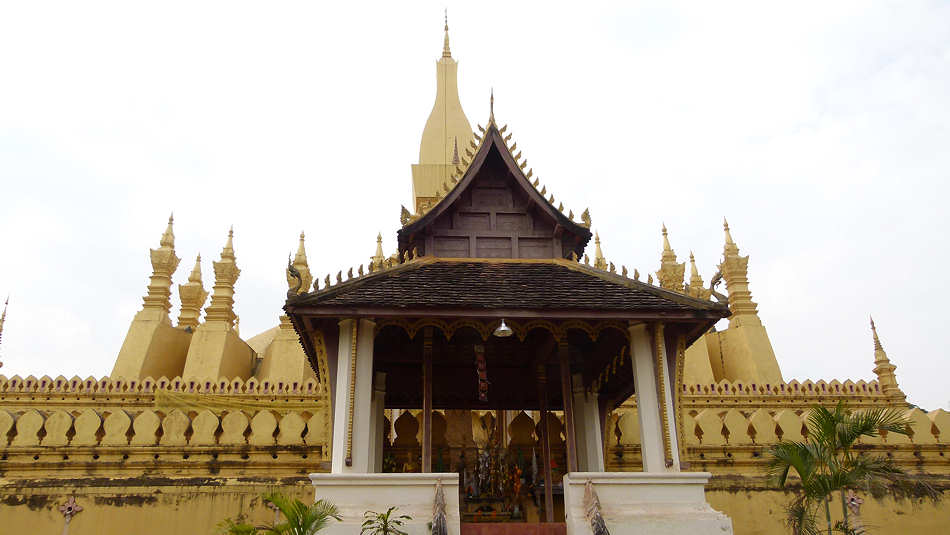 P1000802_That_Luang_Vientiane.jpg