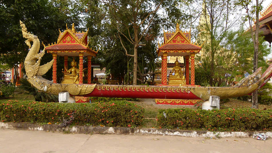 P1000808_Vat_That_Luang_Tai_Vientiane.jpg