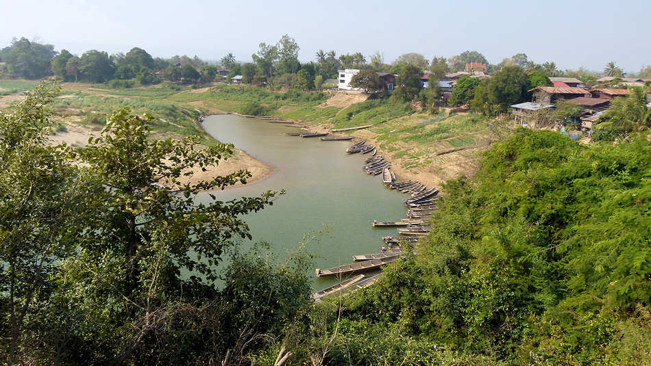 P1000914_Flusshafen_Laos.jpg