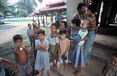 Thumbnail of Myanmar 2000-01-159.jpg