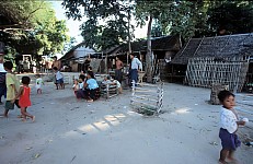Thumbnail of Myanmar 2000-01-180.jpg