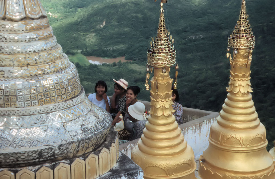 Myanmar 2000-02-039.jpg