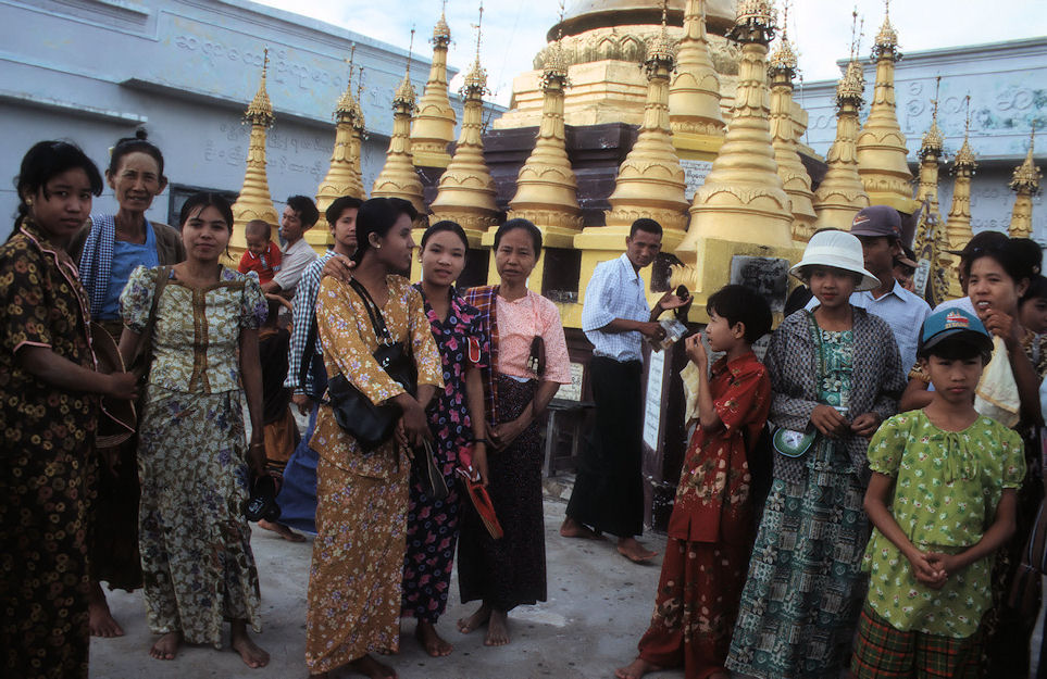 Myanmar 2000-02-041.jpg