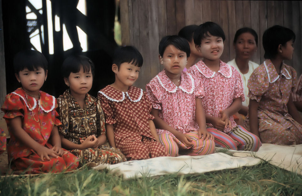 Myanmar 2000-02-096.jpg
