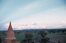 Thumbnail of Myanmar 2000-02-036.jpg