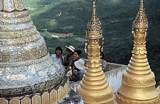 Thumbnail of Myanmar 2000-02-039.jpg
