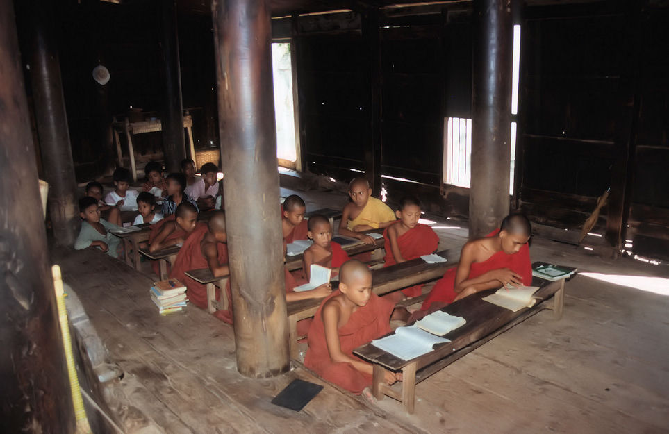 Myanmar 2000-02-179.jpg